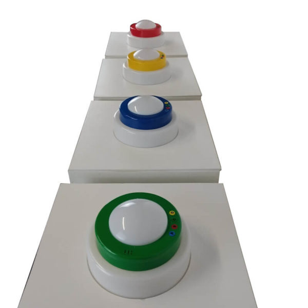 Buzzer Totem de 4 couleurs différentes pour jouer au blindtest