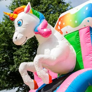 Structure gonflable Licorne pour les enfants à Rennes